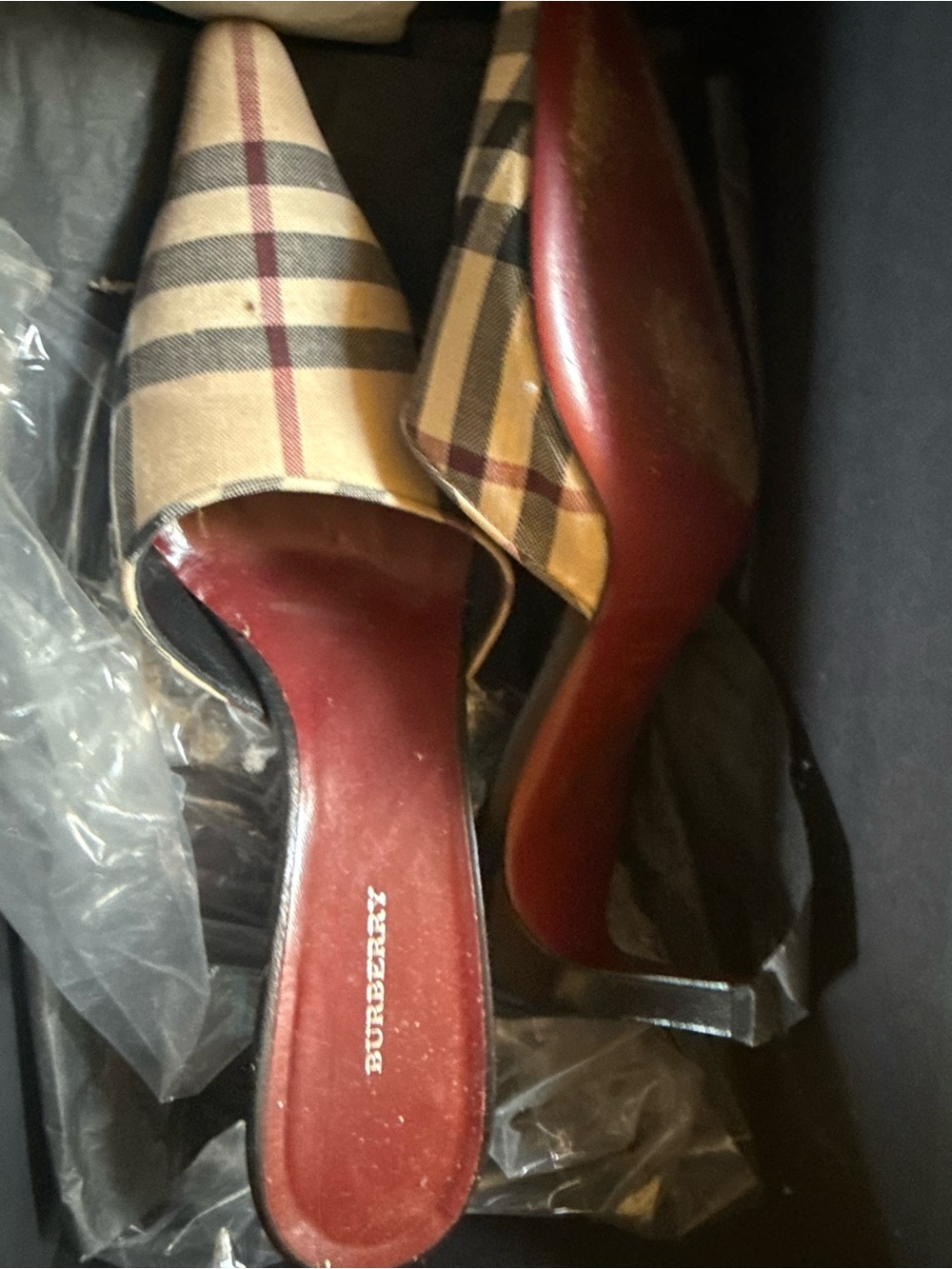Vintage Burberry kitten heel mules size 37.